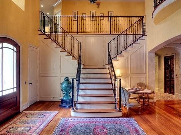 3rd image of 3415 Banbury Pl