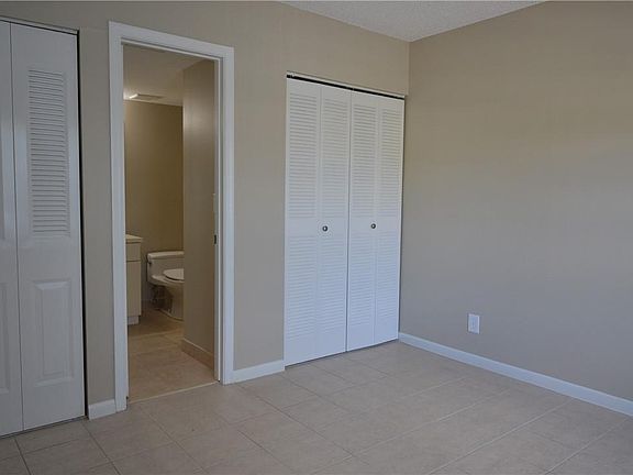 5th image of 10210 Twin Lakes Dr