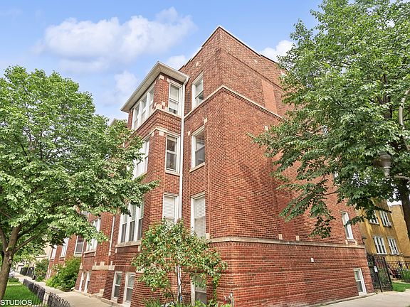 2nd image of 2934 W Belle Plaine Ave APT 2W