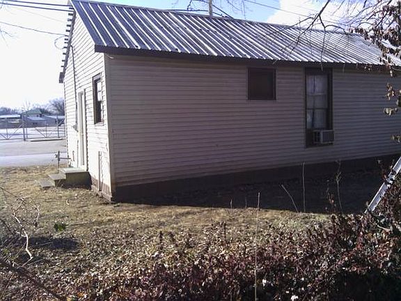 3rd image of 513 Hopkinsville St