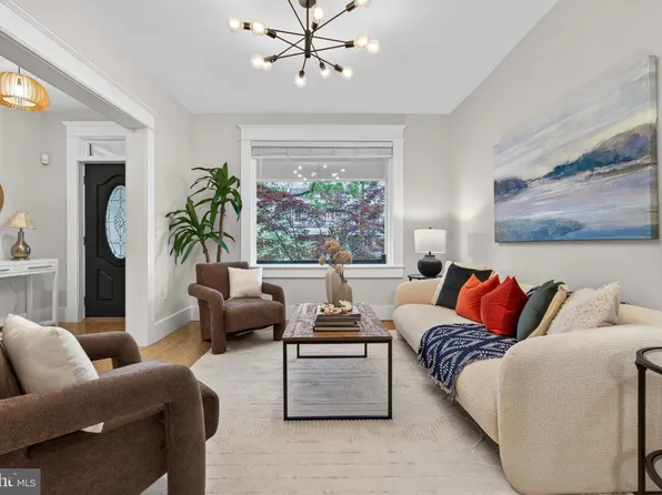 822 Crittenden St NW, Washington, DC 20011