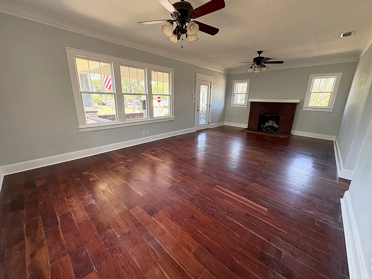 2100 Dartmouth Ave N — Photo 12