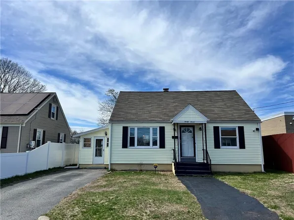 97 Courtney Ave, Pawtucket, RI 02861