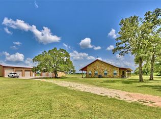 1703 Burke Rd, Flatonia, TX 78941