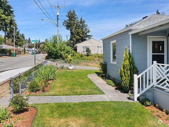 2nd image of 1304 S National Avenue
