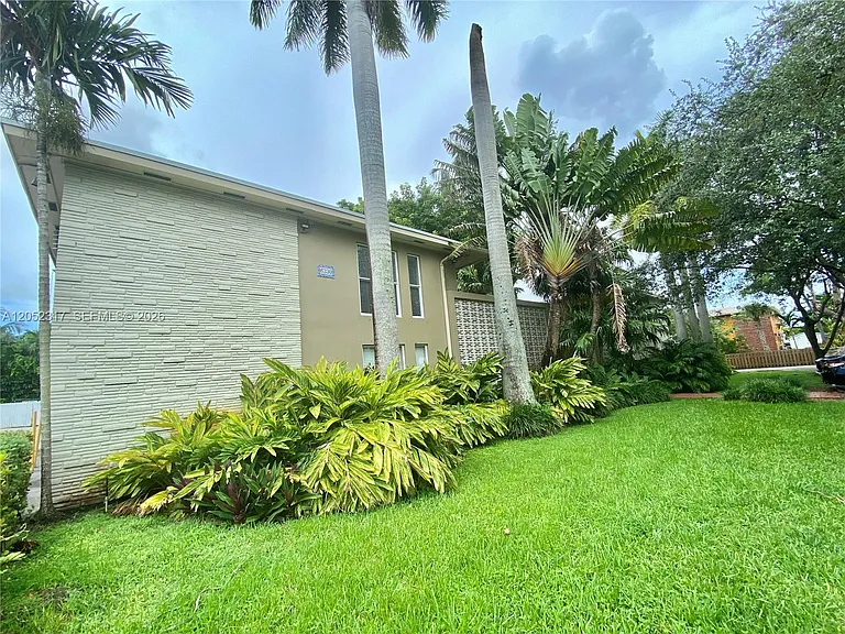 6330 SW 79th St #7 — Photo 18