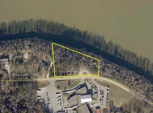 1 Lakeshore Dr, Burnside, KY 42519