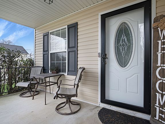 3rd image of 1377 Francesca Dr