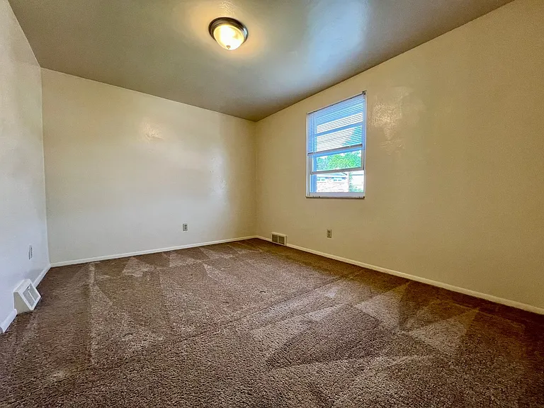 442 Mower Dr #D — Photo 8
