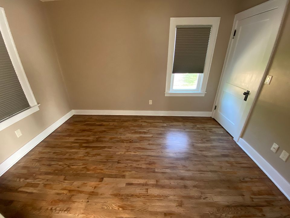 1st image of 2921 E Mier Rd