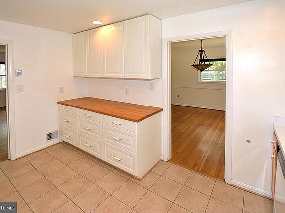 3rd image of 1745 Atoga Ave