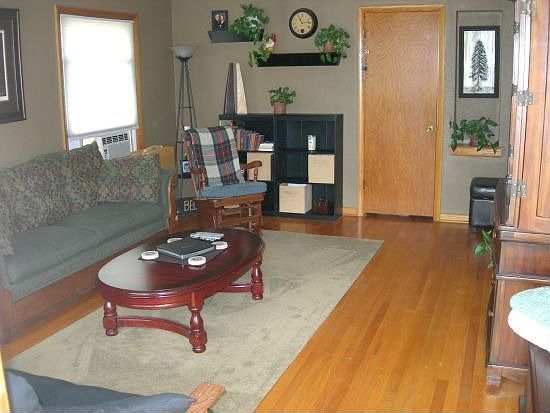 Living Room w/Hardwood Floor
