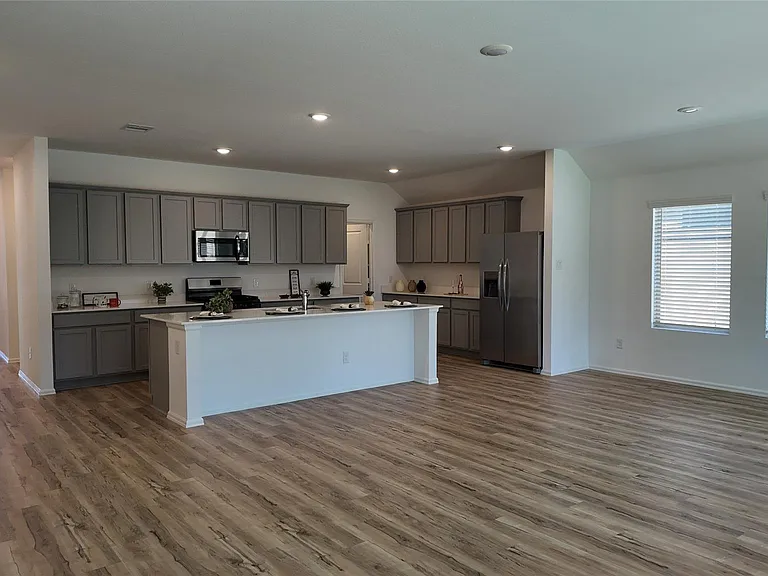 7518 Angels Landing Ln — Photo 6