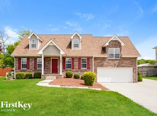 1596 Barrywood Cir W, Clarksville, TN 37042
