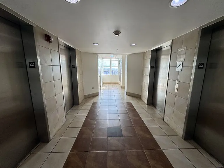 Cond Coliseum Tower Apto 2201 Ave Arterial B — Photo 11