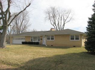 1868 E Gate Dr, Decatur, IL 62521