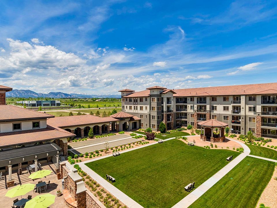 common area overlooking the mountains