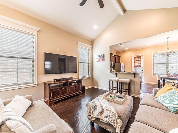 3rd image of 105 Cedar Mound Ln