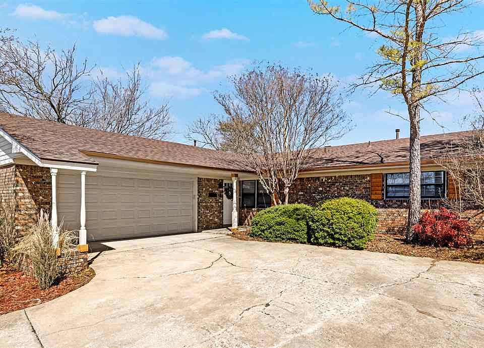 1st image of 805 NW 49th St