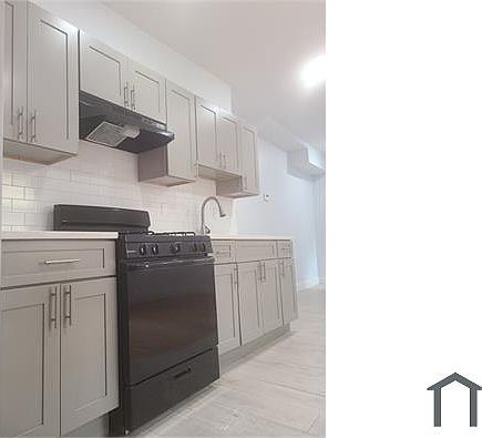 1st image of 118 Badger Ave APT 1R