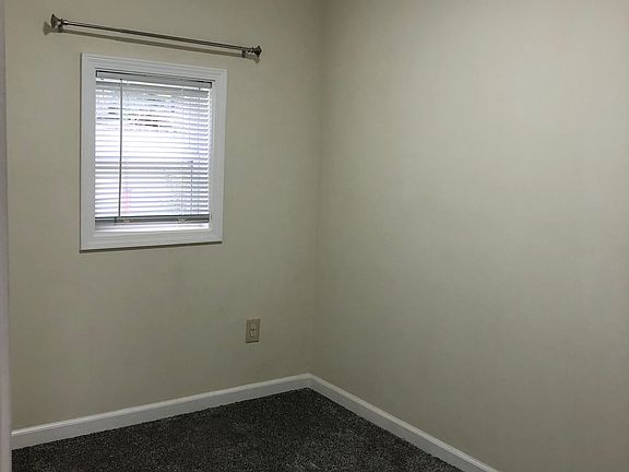 5th image of 4710 N Elmwood Ave