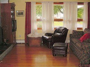 5th image of 11 Barry Ct