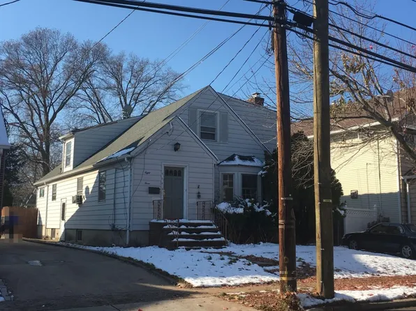 823 De Witt St, Linden, NJ 07036