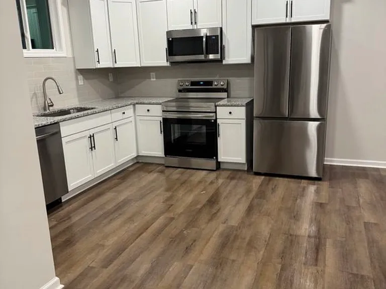 109 Blaze Dr — Photo 4