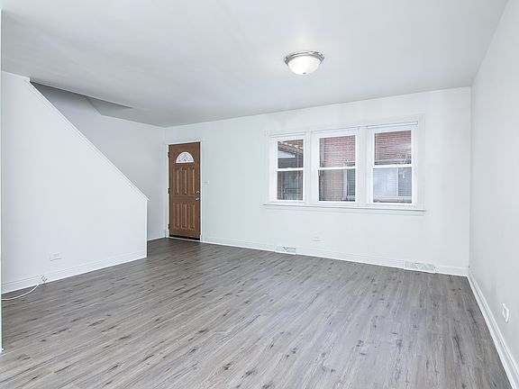 2nd image of 124 N Waller Ave APT F