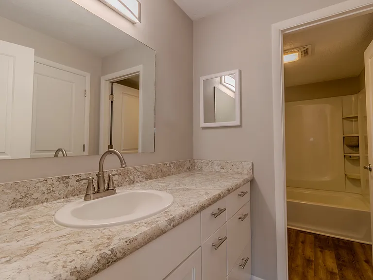 The Tides 1510 Veterans Dr — Photo 14