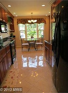 4th image of 15221 Apricot Ln