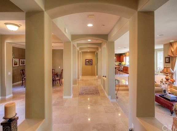 3rd image of 901 Sunset Hills Ln