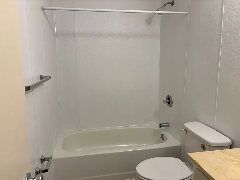 501 Live Oak St #B — Photo 14