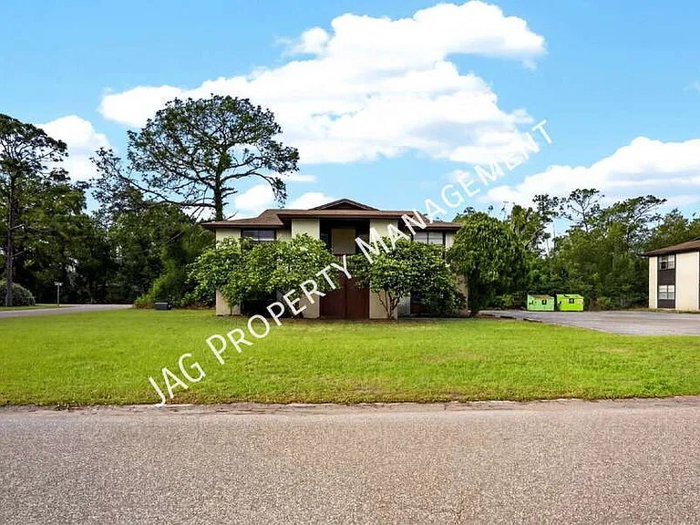 482 Bentwood Ln #C — Photo 22