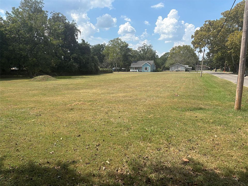 2nd image of N/a Second Ave NE