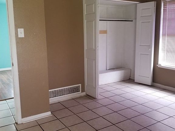3rd image of 729 Santa Dolores Dr
