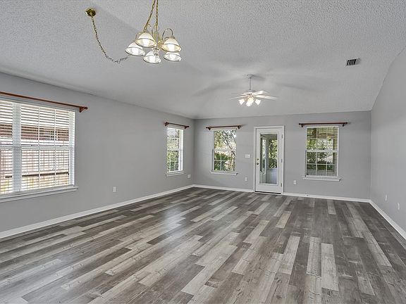 5th image of 2609 Fernleaf Dr