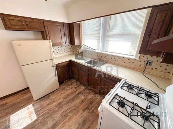 148 W Spencer St #1, Philadelphia, PA 19120