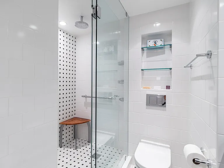 555 NE 15th St #20A — Photo 21