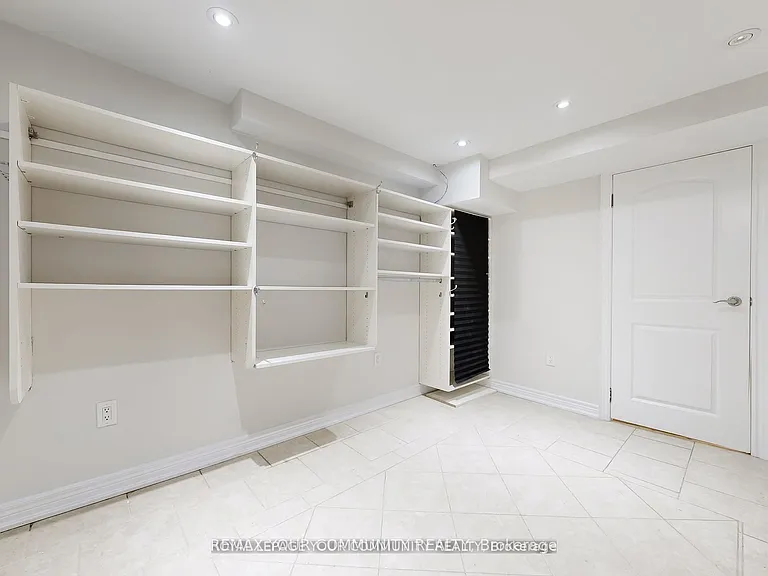 52 Eleanor Cir #LOWER — Photo 20