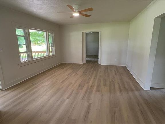 2nd image of 4056 Old Lexington Rd