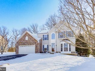 495 Lakeview Dr, Spring Grove, PA 17362
