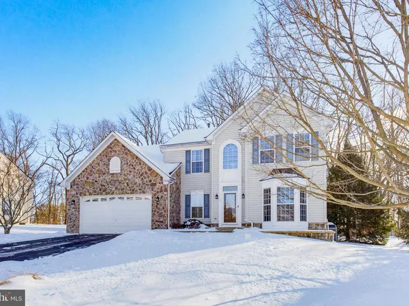 495 Lakeview Dr, Spring Grove, PA 17362