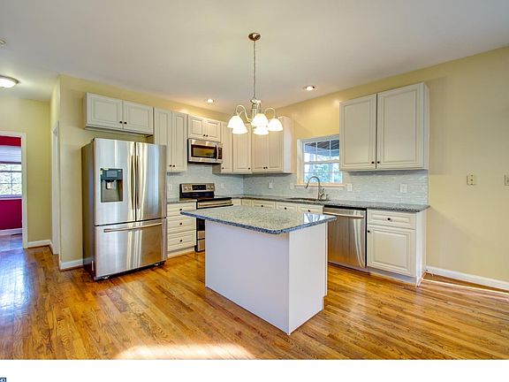 3rd image of 292 Shisler Ct