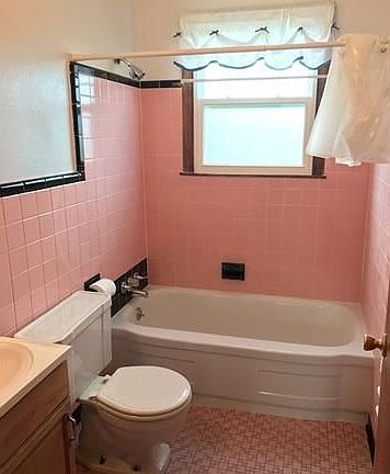 3rd image of 5640 Orleans Ave