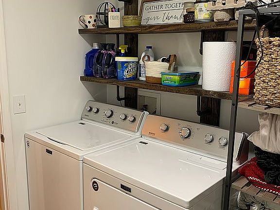 2nd image of 1329 Elm Dr SE