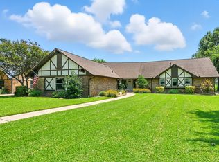 1112 Meadow Crest Ln, Mansfield, TX 76063