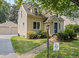 253 Cloverland Dr, Rochester, NY 14610