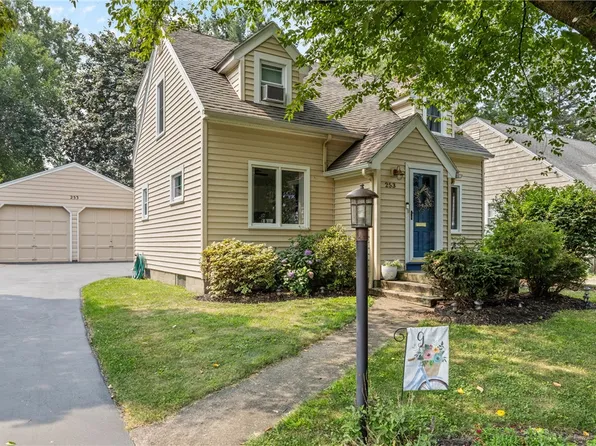 253 Cloverland Dr, Rochester, NY 14610