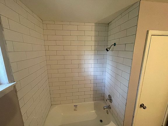 5th image of 4604 N Vine St